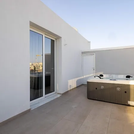 Daire Sinani - Sea View Balcony & Jacuzzi Gem